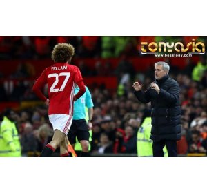 Mourinho Yakin Fellaini Akan Bertahan di Old Trafford | Judi Online Indonesia